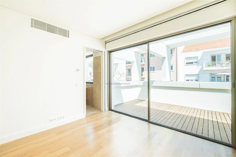 Moradia T5 para Venda em Alcantara Foto 61