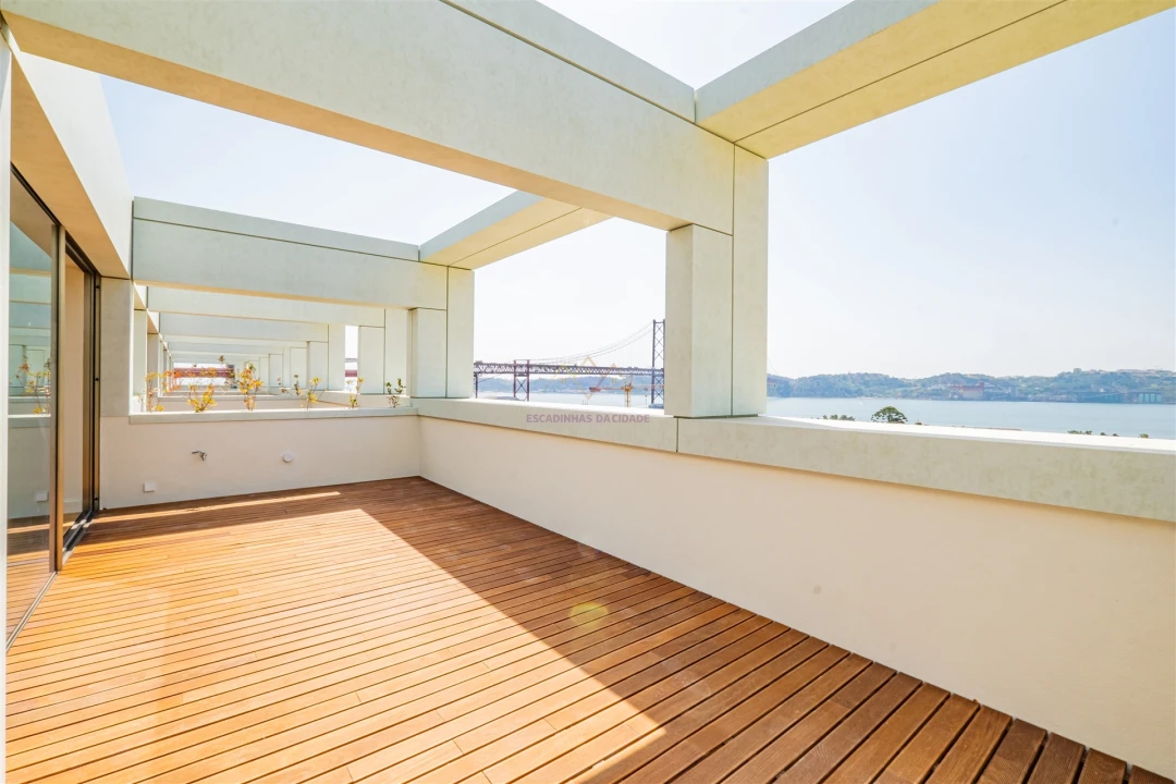 Moradia T5 para Venda em Alcantara Foto 58