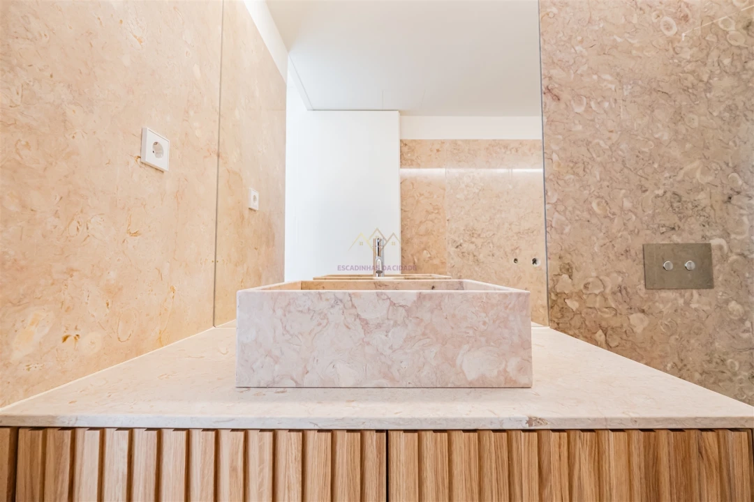 Moradia T5 para Venda em Alcantara Foto 32