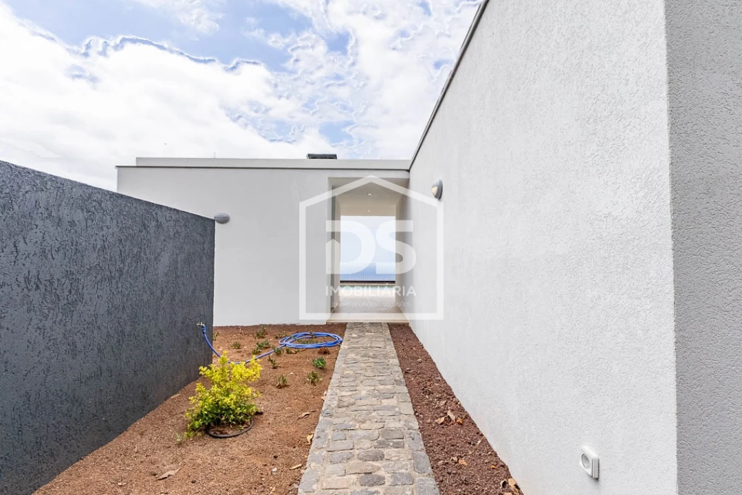 Moradia T3 para Venda em Estreito da Calheta Foto 30