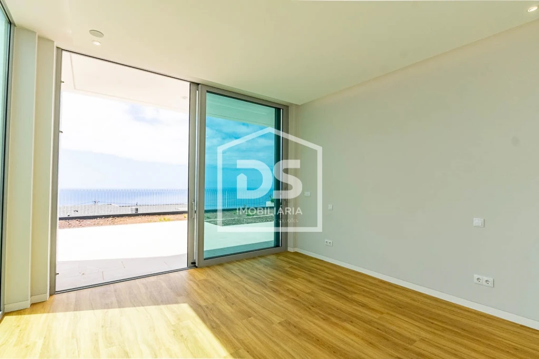 Moradia T3 para Venda em Estreito da Calheta Foto 12