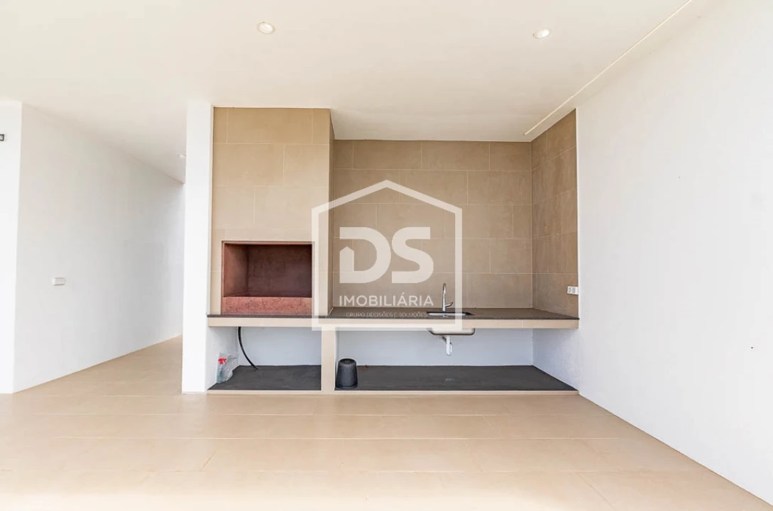 Moradia T3 para Venda em Estreito da Calheta Foto 33