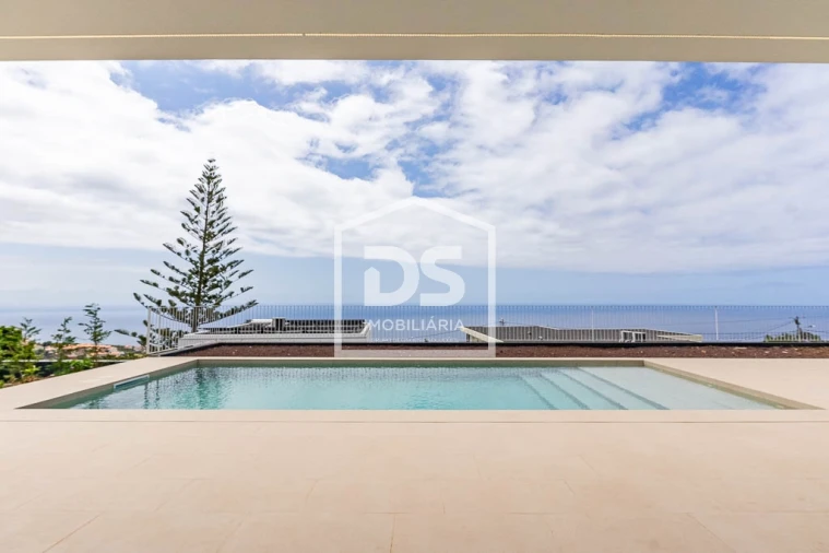 Moradia T3 para Venda em Estreito da Calheta Foto 32