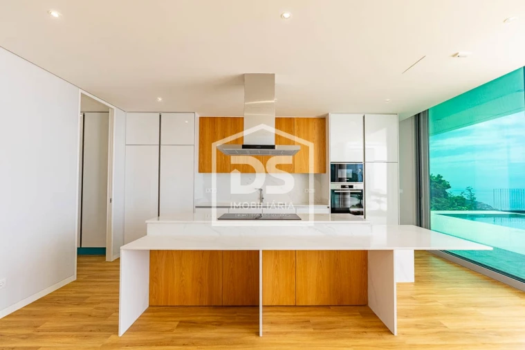 Moradia T3 para Venda em Estreito da Calheta Foto 4