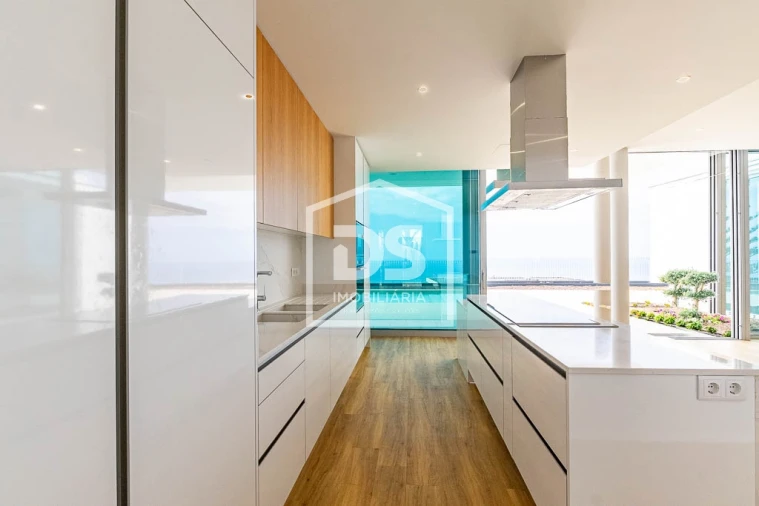 Moradia T3 para Venda em Estreito da Calheta Foto 3