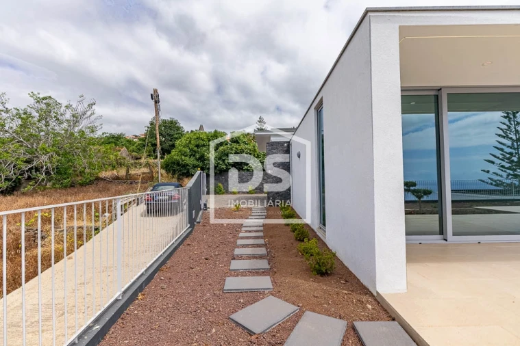 Moradia T3 para Venda em Estreito da Calheta Foto 35