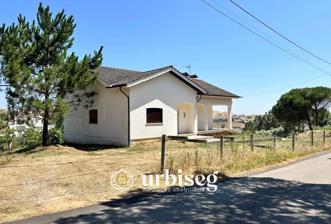 Moradia T3 para Venda em Buarcos Foto 3