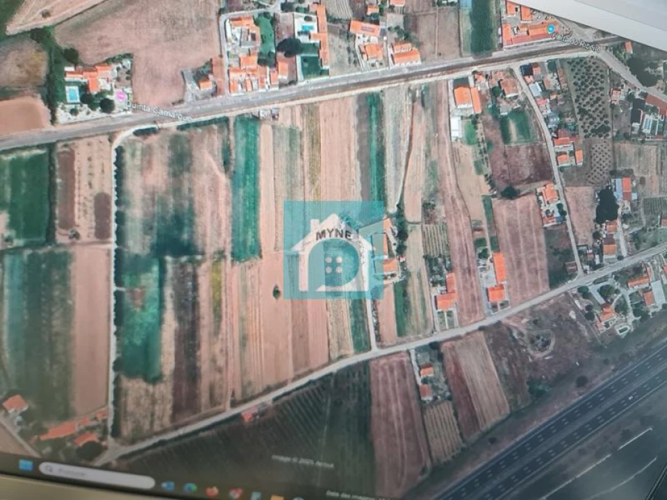 Terreno para Venda em Cela Foto 1