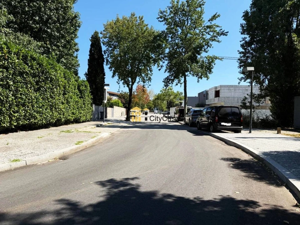 Terreno para Venda em Cidade da Maia Foto 5