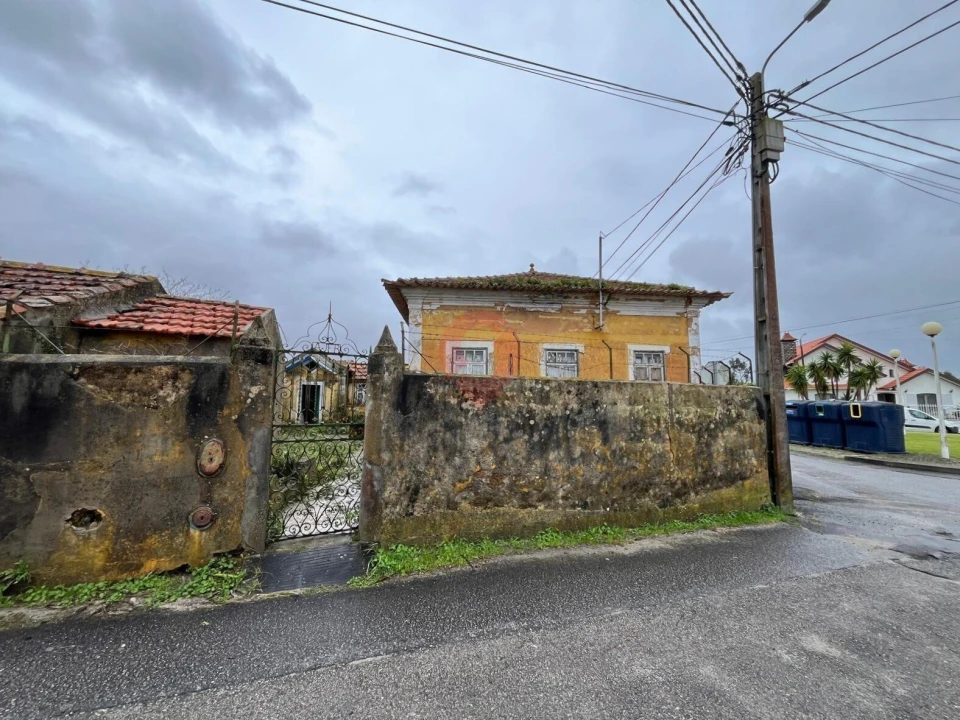 Moradia T2 para Venda em Bunheiro Foto 1