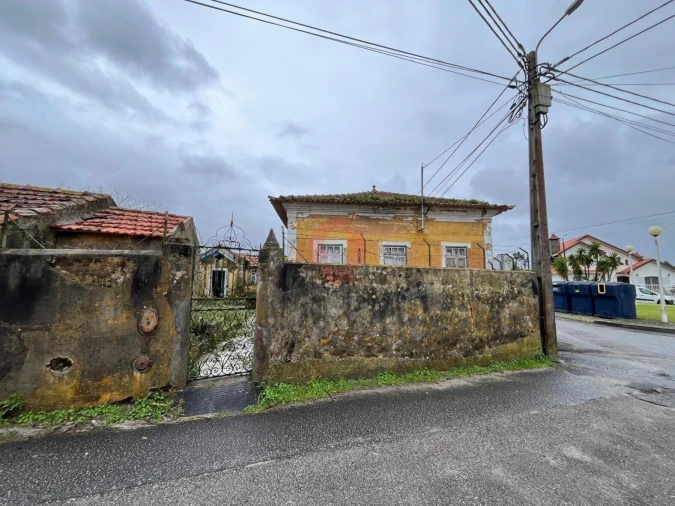 Moradia T2 para Venda em Bunheiro Foto 1