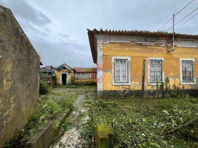 Moradia T2 para Venda em Bunheiro Foto 2