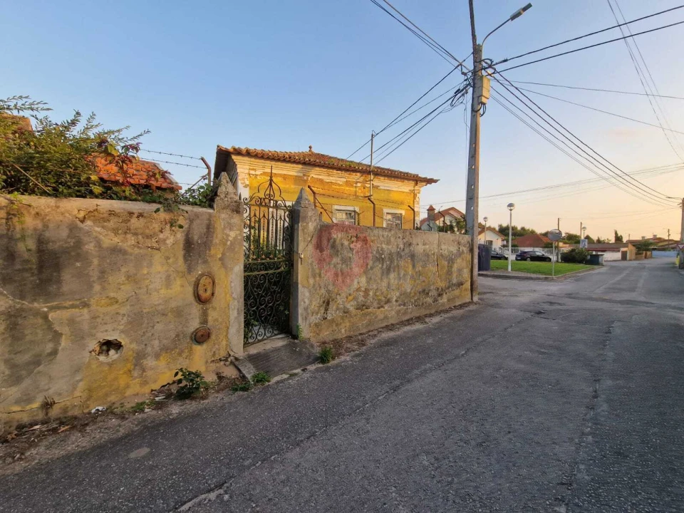 Moradia T2 para Venda em Bunheiro Foto 8