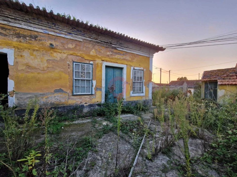 Moradia T2 para Venda em Bunheiro Foto 7