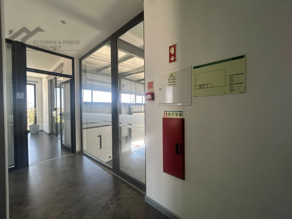 Armazém para Venda em A dos Cunhados e Maceira Foto 31