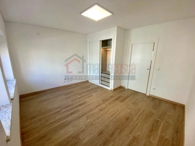 Apartamento T1 para Venda em Peniche Foto 3