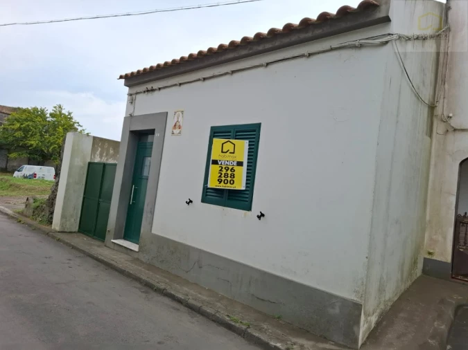 Moradia T2 para Venda em Arrifes Foto 2