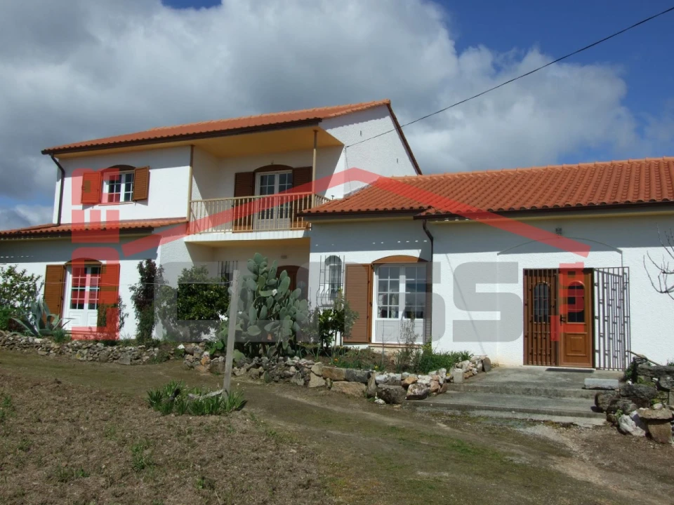 Moradia T4 para Venda em Bouça Foto 1