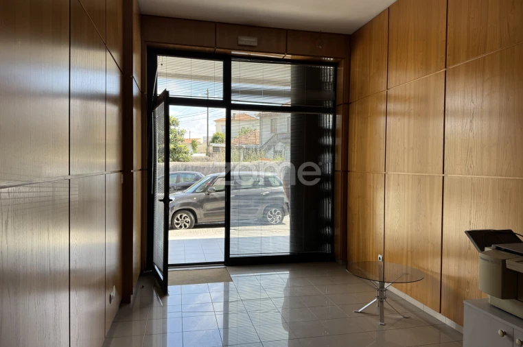 Escritório para Arrendamento em Paços de Brandão Foto 15