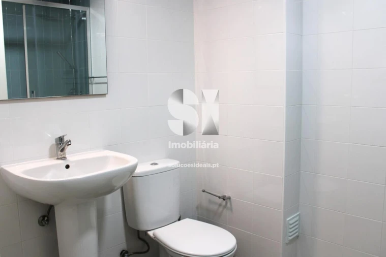 Apartamento T3 para Arrendamento em Aradas Foto 8