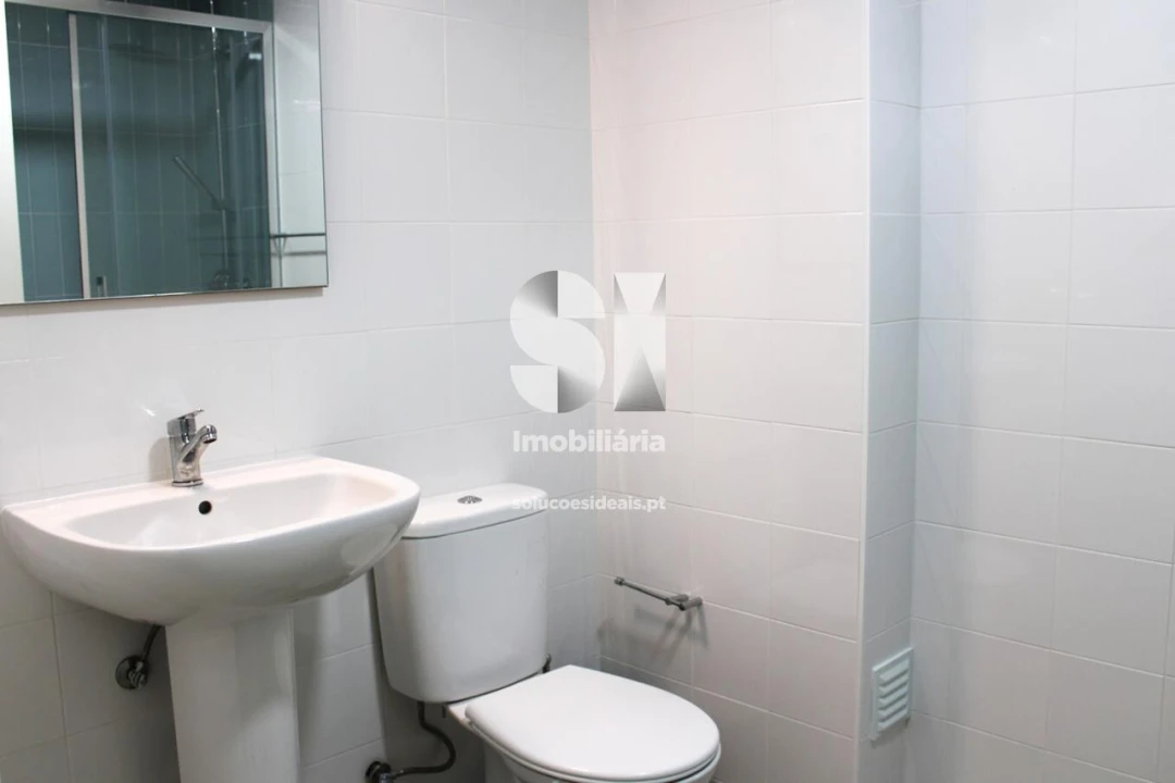 Apartamento T3 para Arrendamento em Aradas Foto 8