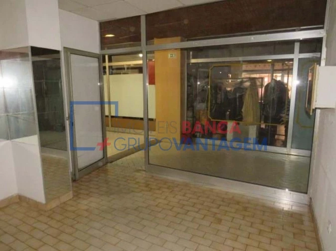 Loja para Venda em Alto do Seixalinho, Santo André e Verderena Foto 2