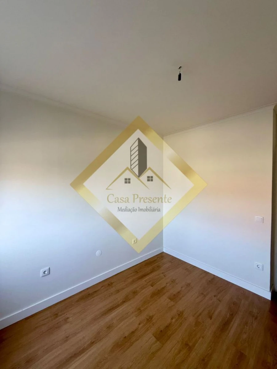 Apartamento T3 para Venda em Canelas Foto 9