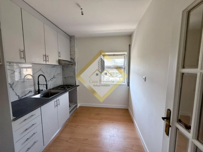 Apartamento T3 para Venda em Canelas Foto 3