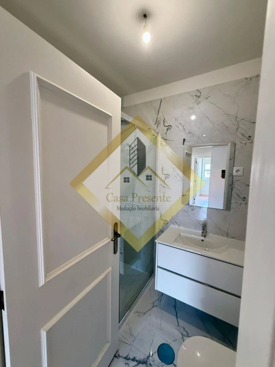 Apartamento T3 para Venda em Canelas Foto 11