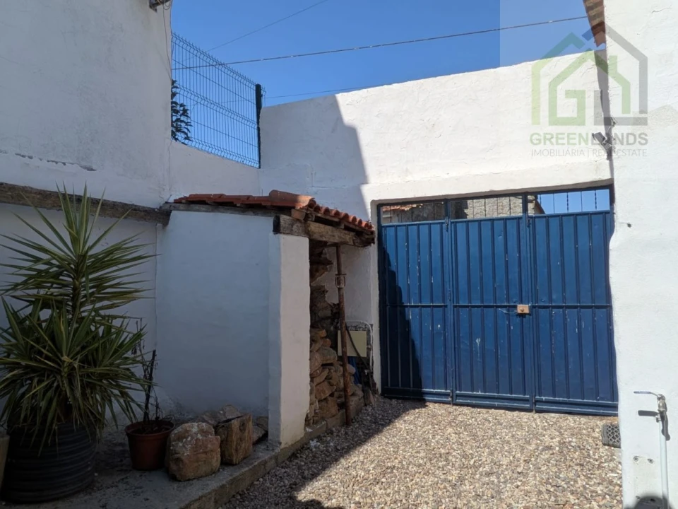 Moradia T5 para Venda em Ázere e Covelo Foto 11