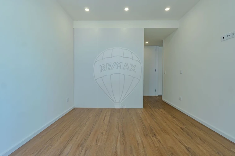 Apartamento T3 para Arrendamento em Santa Marinha e São Pedro da Afurada Foto 13