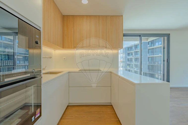 Apartamento T3 para Arrendamento em Santa Marinha e São Pedro da Afurada Foto 3