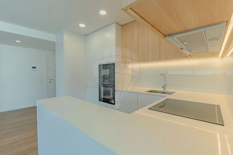 Apartamento T3 para Arrendamento em Santa Marinha e São Pedro da Afurada Foto 8