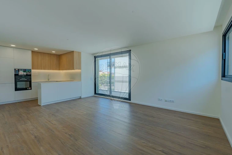 Apartamento T3 para Arrendamento em Santa Marinha e São Pedro da Afurada Foto 1