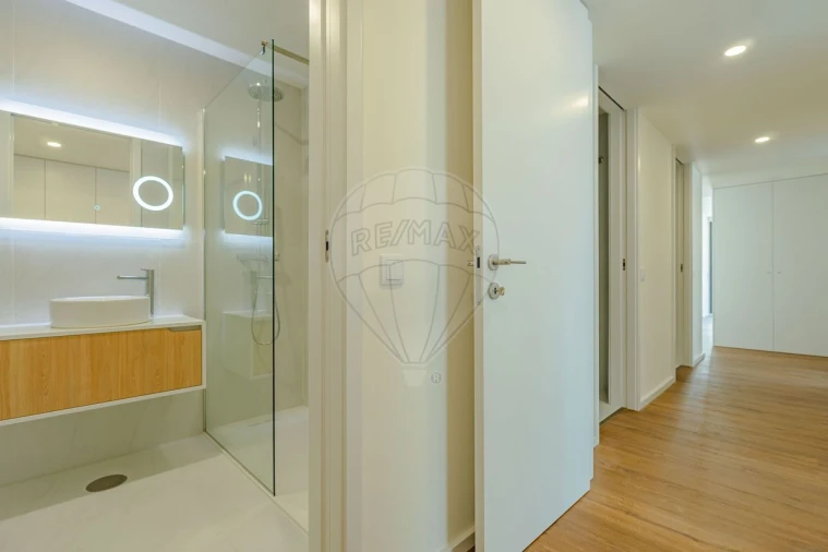 Apartamento T3 para Arrendamento em Santa Marinha e São Pedro da Afurada Foto 15