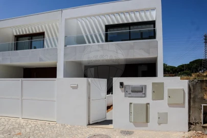 Moradia T3 para Venda em União das Freguesias de Setúbal