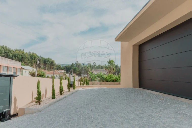 Moradia T3 para Venda em Figueiras e Covas Foto 8