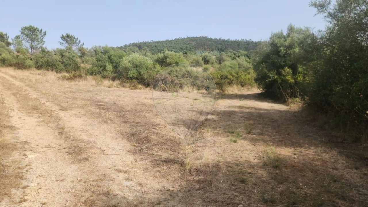 Terreno para Venda em Venda do Pinheiro e Santo Estêvão das Galés Foto 4