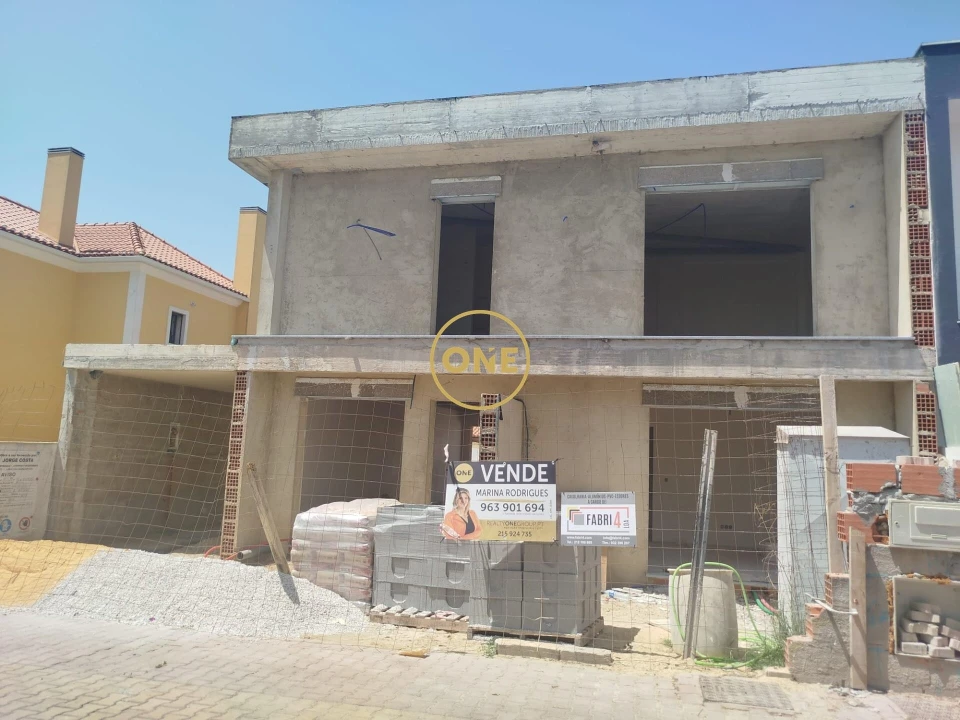 Moradia T4 para Venda em Moita Foto 17