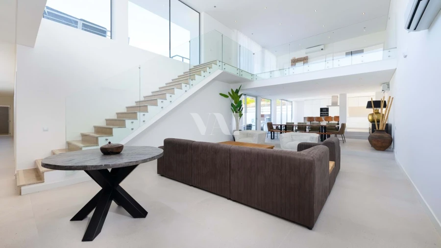 Moradia T5 para Venda em Salir Foto 2