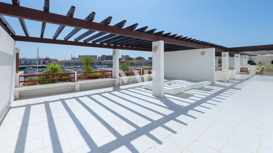 Apartamento T4 para Venda em Quarteira Foto 14