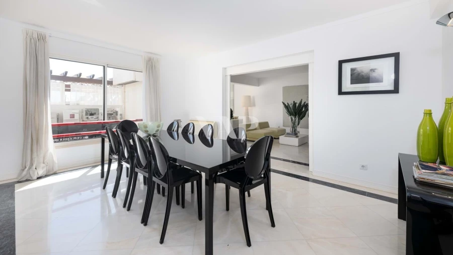 Apartamento T4 para Venda em Quarteira Foto 4