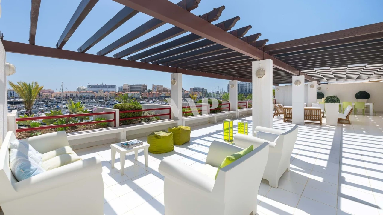 Apartamento T4 para Venda em Quarteira Foto 1