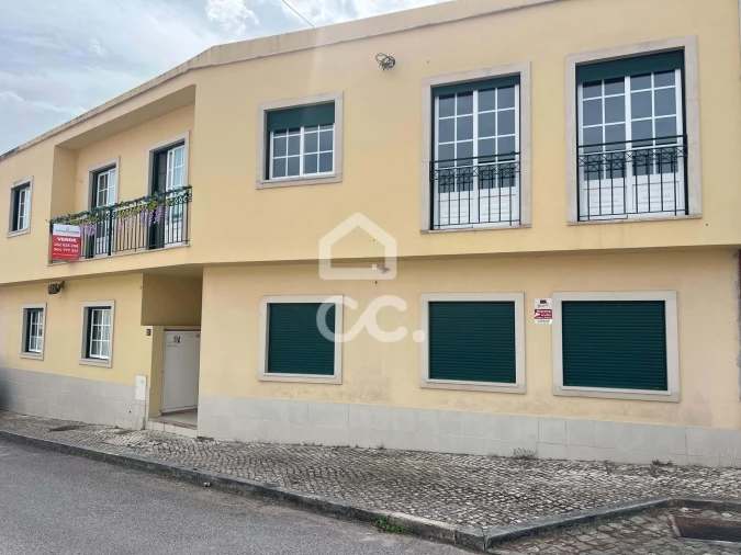 Apartamento T2 para Venda em Foz do Arelho Foto 2