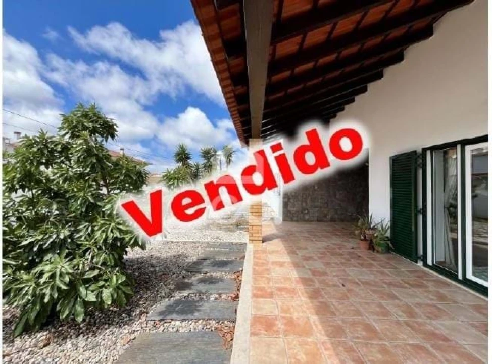 Moradia T3 para Venda em Nadadouro Foto 1