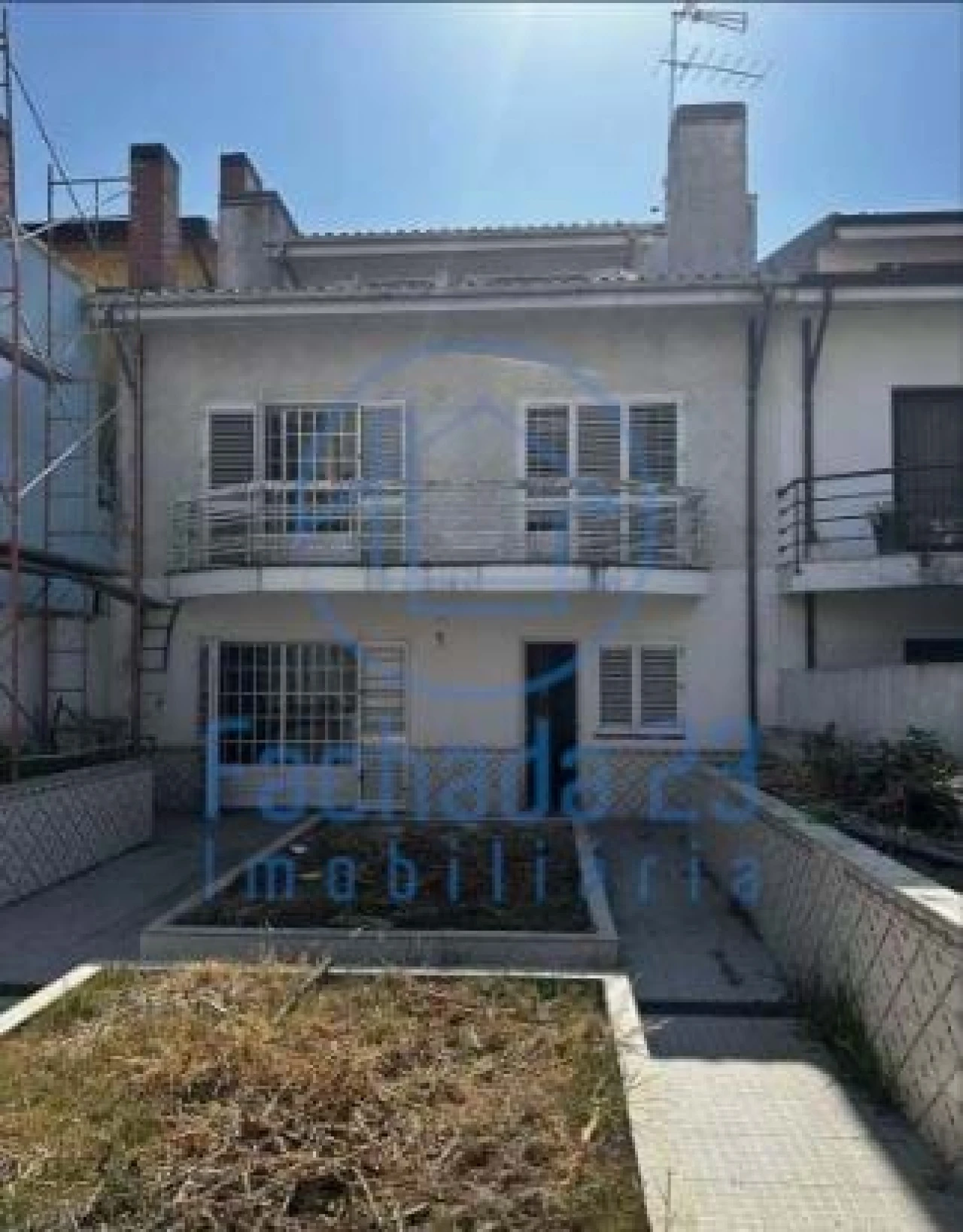 Moradia T4 para Venda em Grijo Foto 4