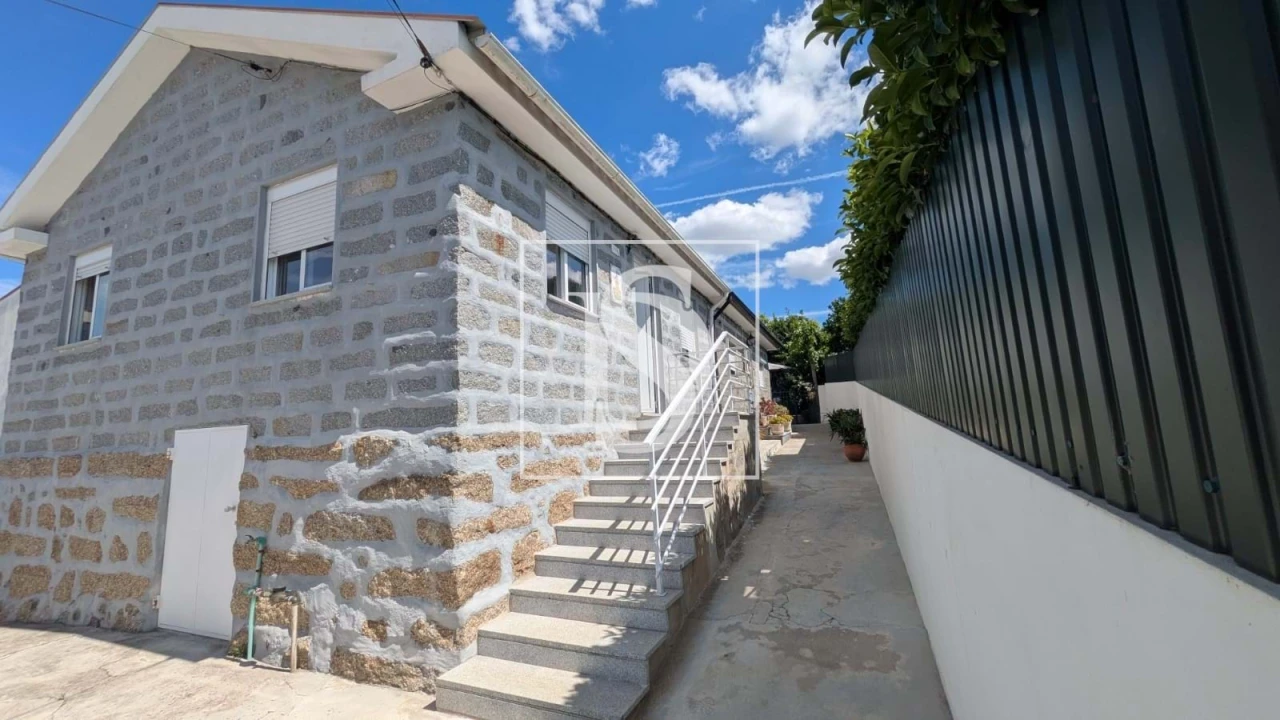 Moradia T4 para Venda em Selho São Lourenço e Gominhães Foto 1