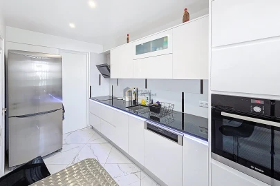 Apartamento T3 para Venda em Albufeira e Olhos de Água