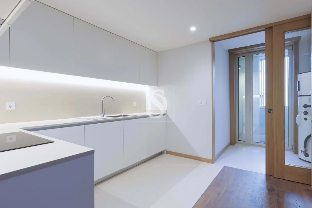 Apartamento T2 para Arrendamento em Cedofeita, Santo Ildefonso, Sé, Miragaia, São Nicolau e Vitória Foto 4