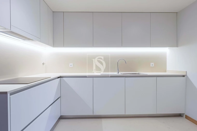 Apartamento T2 para Arrendamento em Cedofeita, Santo Ildefonso, Sé, Miragaia, São Nicolau e Vitória Foto 6